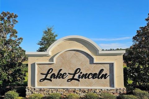 House in Eustis, Florida 4 bedrooms, 237.83 sq.m. № 1907961 - photo 19