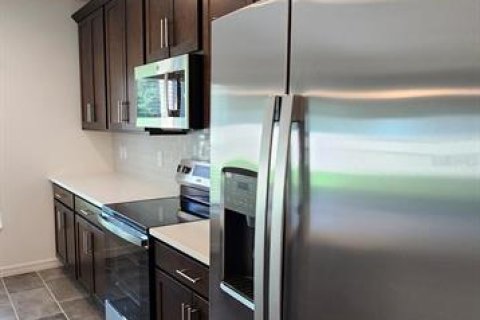 House in Eustis, Florida 4 bedrooms, 237.83 sq.m. № 1907961 - photo 3