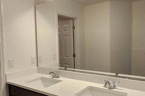 House in Eustis, Florida 4 bedrooms, 237.83 sq.m. № 1907961 - photo 13