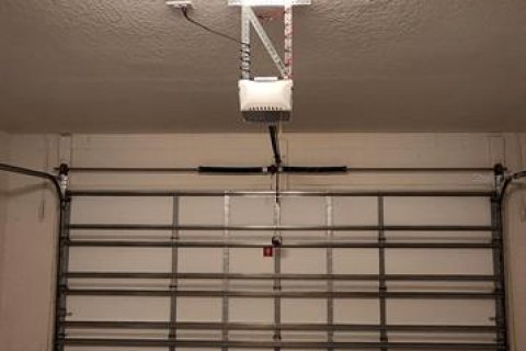 House in Eustis, Florida 4 bedrooms, 237.83 sq.m. № 1907961 - photo 15