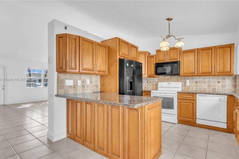 Casa en venta en Homestead, Florida, 3 dormitorios, 126.25 m2 № 1897247 - foto 7