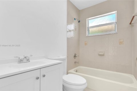 Casa en venta en Homestead, Florida, 3 dormitorios, 126.25 m2 № 1897247 - foto 19