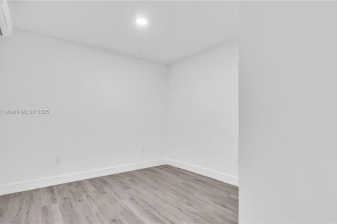 Casa en venta en Homestead, Florida, 3 dormitorios, 126.25 m2 № 1897247 - foto 16