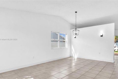 Casa en venta en Homestead, Florida, 3 dormitorios, 126.25 m2 № 1897247 - foto 8