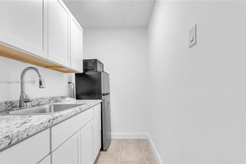 Casa en venta en Homestead, Florida, 3 dormitorios, 126.25 m2 № 1897247 - foto 26