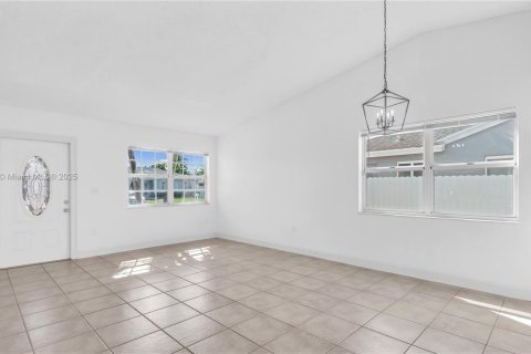 Casa en venta en Homestead, Florida, 3 dormitorios, 126.25 m2 № 1897247 - foto 12