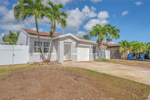 Casa en venta en Homestead, Florida, 3 dormitorios, 126.25 m2 № 1897247 - foto 3