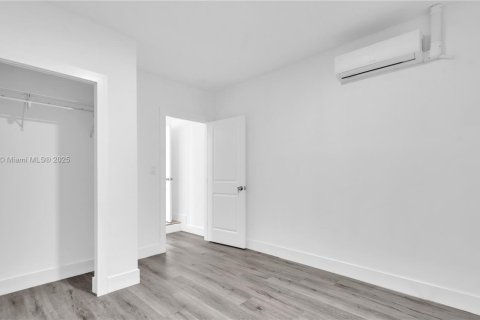 Casa en venta en Homestead, Florida, 3 dormitorios, 126.25 m2 № 1897247 - foto 17