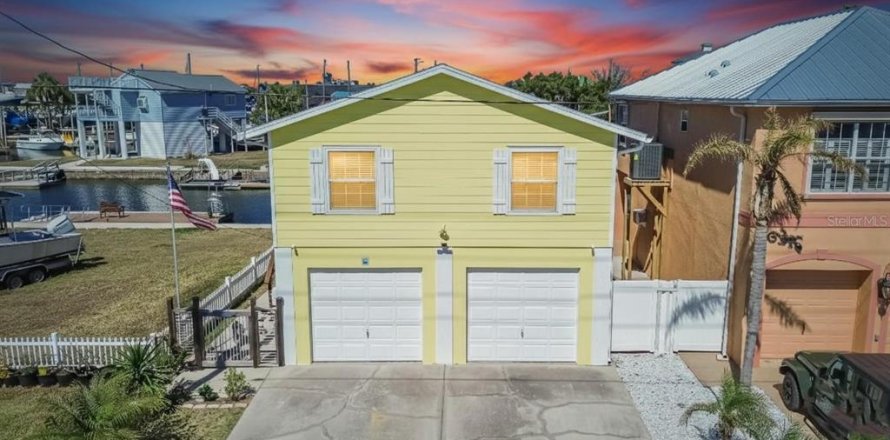 Villa ou maison à Hudson, Floride 2 chambres, 101.45 m2 № 2155517
