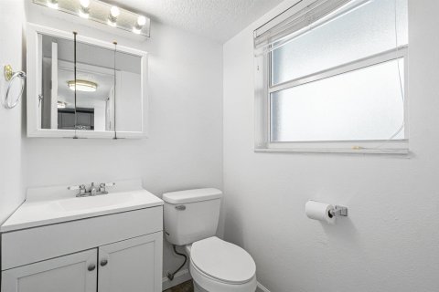 Condo in Boca Raton, Florida, 1 bedroom № 2243830 - photo 15