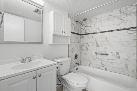 Condo in Boca Raton, Florida, 1 bedroom № 2243830 - photo 20