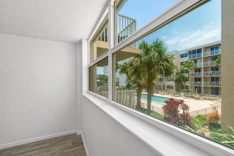 Condo in Boca Raton, Florida, 1 bedroom № 2243830 - photo 17