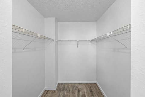 Condo in Boca Raton, Florida, 1 bedroom № 2243830 - photo 21