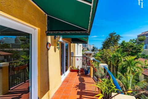 Condominio en venta en Coral Gables, Florida, 2 dormitorios, 109.25 m2 № 2030987 - foto 18