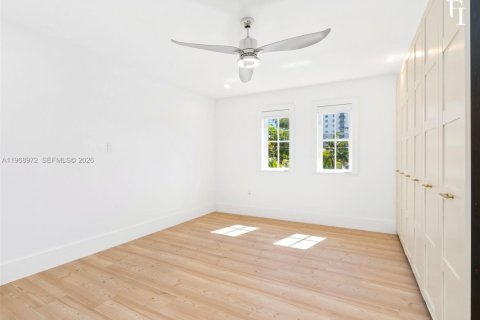 Condominio en venta en Coral Gables, Florida, 2 dormitorios, 109.25 m2 № 2030987 - foto 11