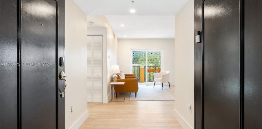 Condominio en Coral Gables, Florida, 2 dormitorios  № 2030987