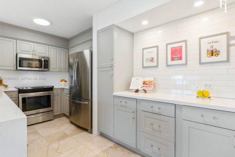 Condominio en venta en Coral Gables, Florida, 2 dormitorios, 109.25 m2 № 2030987 - foto 6