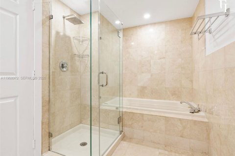 Condominio en venta en Coral Gables, Florida, 2 dormitorios, 109.25 m2 № 2030987 - foto 15