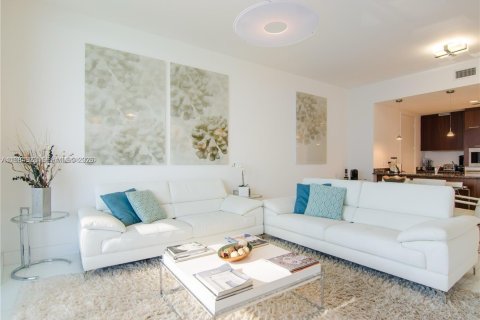 Copropriété à louer à Sunny Isles Beach, Floride: 3 chambres, 183.39 m2 № 2045869 - photo 4