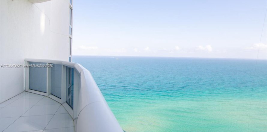 Condo à Sunny Isles Beach, Floride, 3 chambres  № 2045869