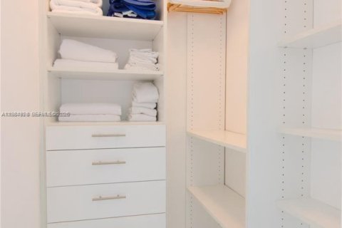 Copropriété à louer à Sunny Isles Beach, Floride: 3 chambres, 183.39 m2 № 2045869 - photo 20