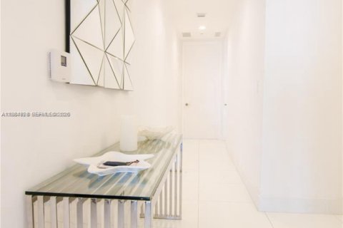 Copropriété à louer à Sunny Isles Beach, Floride: 3 chambres, 183.39 m2 № 2045869 - photo 10