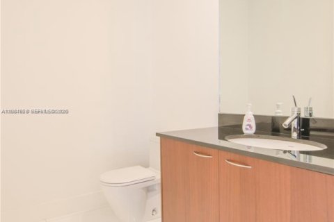 Copropriété à louer à Sunny Isles Beach, Floride: 3 chambres, 183.39 m2 № 2045869 - photo 22