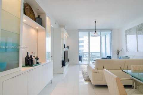 Copropriété à louer à Sunny Isles Beach, Floride: 3 chambres, 183.39 m2 № 2045869 - photo 6