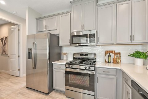House in Apollo Beach, Florida 3 bedrooms, 166.3 sq.m. № 2396369 - photo 15