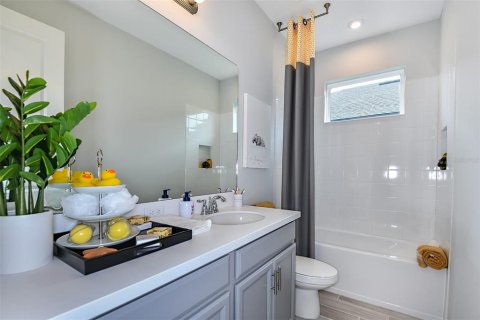 House in Apollo Beach, Florida 3 bedrooms, 166.3 sq.m. № 2396369 - photo 13