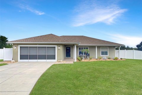 Villa ou maison à vendre à Winter Haven, Floride: 3 chambres, 160.54 m2 № 1796504 - photo 1