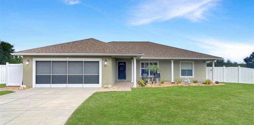 House in Winter Haven, Florida 3 bedrooms, 160.54 sq.m. № 1796504