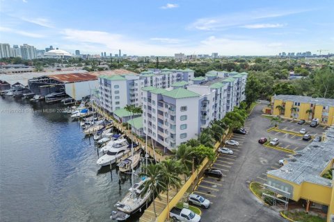 Copropriété à vendre à Miami, Floride: 2 chambres, 74.97 m2 № 1968189 - photo 9