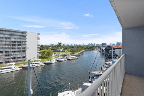 Copropriété à vendre à Miami, Floride: 2 chambres, 74.97 m2 № 1968189 - photo 13