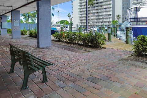 Copropriété à vendre à Miami, Floride: 2 chambres, 74.97 m2 № 1968189 - photo 29