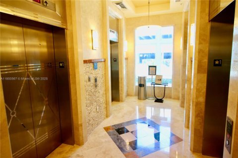 Copropriété à louer à Hallandale Beach, Floride: 1 chambre, 77.67 m2 № 1961833 - photo 30