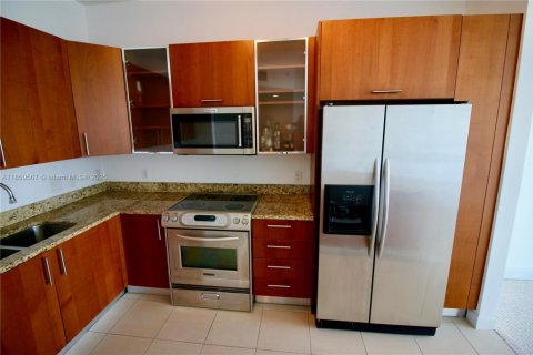 Copropriété à louer à Hallandale Beach, Floride: 1 chambre, 77.67 m2 № 1961833 - photo 4