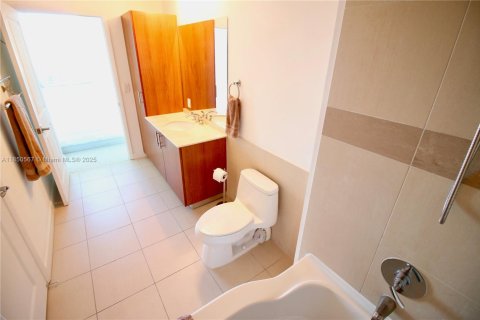 Copropriété à louer à Hallandale Beach, Floride: 1 chambre, 77.67 m2 № 1961833 - photo 24