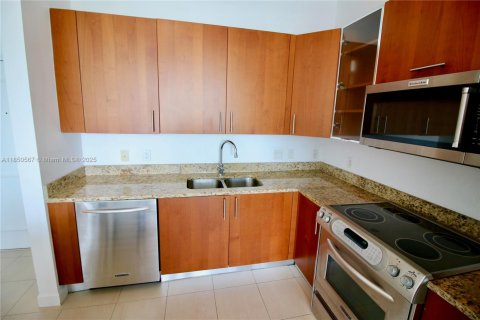 Copropriété à louer à Hallandale Beach, Floride: 1 chambre, 77.67 m2 № 1961833 - photo 3