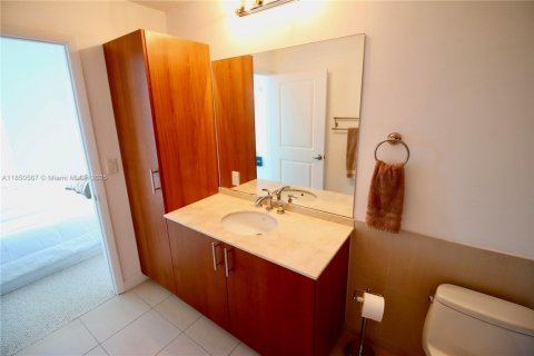 Copropriété à louer à Hallandale Beach, Floride: 1 chambre, 77.67 m2 № 1961833 - photo 21