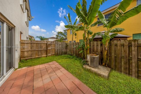 Townhouse in Homestead, Florida 3 bedrooms, 147.16 sq.m. № 2029726 - photo 28