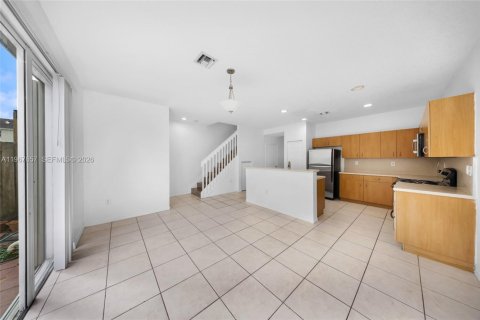 Townhouse in Homestead, Florida 3 bedrooms, 147.16 sq.m. № 2029726 - photo 15