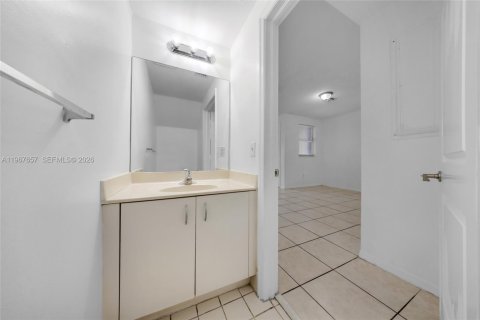 Townhouse in Homestead, Florida 3 bedrooms, 147.16 sq.m. № 2029726 - photo 9