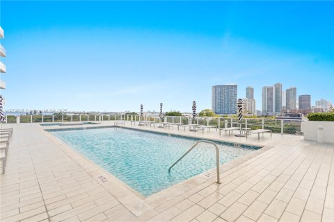 Condominio en venta en Miami, Florida, 2 dormitorios, 88.35 m2 № 1986022 - foto 17