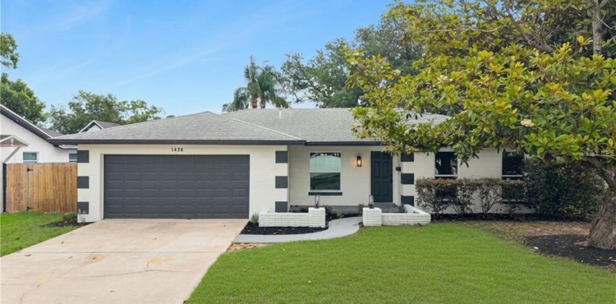 House in Winter Park, Florida 3 bedrooms, 151.15 sq.m. № 2238671