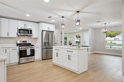 House in Winter Park, Florida 3 bedrooms, 151.15 sq.m. № 2238671 - photo 14
