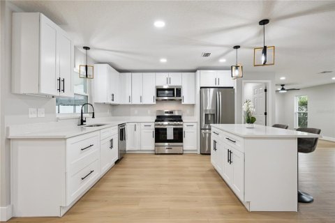 House in Winter Park, Florida 3 bedrooms, 151.15 sq.m. № 2238671 - photo 15