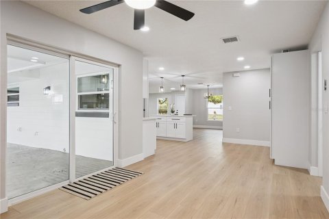 House in Winter Park, Florida 3 bedrooms, 151.15 sq.m. № 2238671 - photo 17
