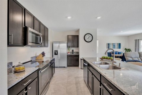 House in Wesley Chapel, Florida 4 bedrooms, 209.96 sq.m. № 1587477 - photo 7