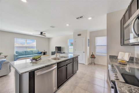 House in Wesley Chapel, Florida 4 bedrooms, 209.96 sq.m. № 1587477 - photo 6